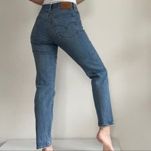 SOLD Levi’s Wedgie Fit Jeans